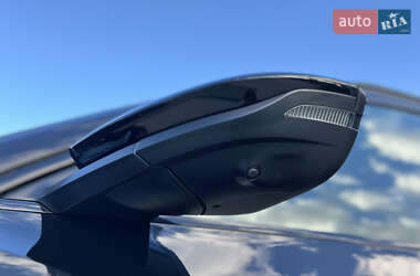 Внедорожник / Кроссовер Audi e-tron 2022 в 