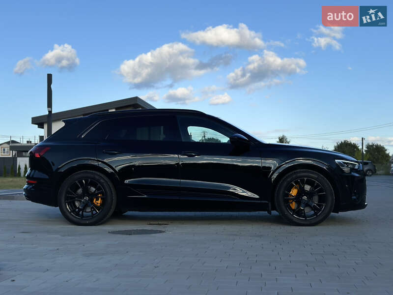 Внедорожник / Кроссовер Audi e-tron 2022 в Ковеле