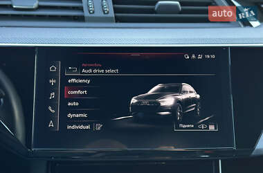Внедорожник / Кроссовер Audi e-tron 2022 в 