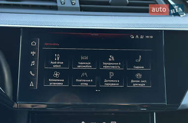 Внедорожник / Кроссовер Audi e-tron 2022 в 