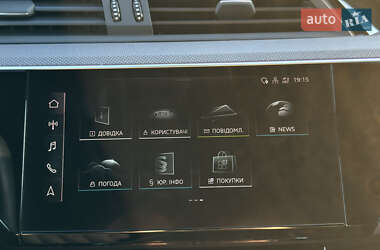 Внедорожник / Кроссовер Audi e-tron 2022 в 