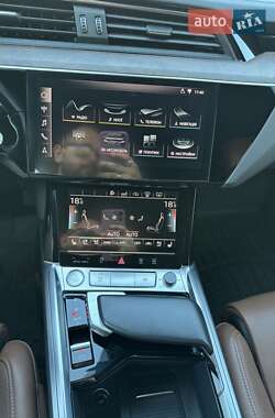 Внедорожник / Кроссовер Audi e-tron 2019 в 