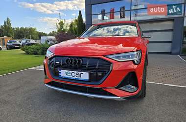 Внедорожник / Кроссовер Audi e-tron 2020 в 