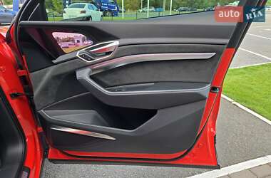Внедорожник / Кроссовер Audi e-tron 2020 в 