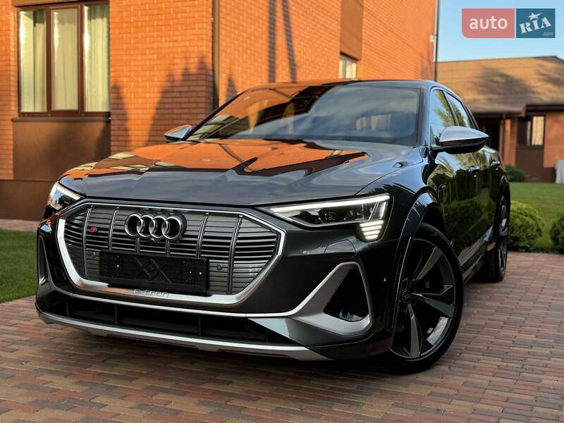 Audi e-tron 2022