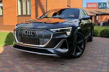 Внедорожник / Кроссовер Audi e-tron 2022 в 