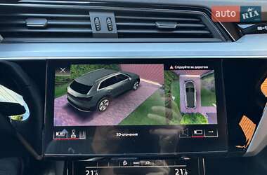 Внедорожник / Кроссовер Audi e-tron 2022 в 