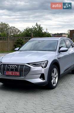 Внедорожник / Кроссовер Audi e-tron 2019 в Стебнику