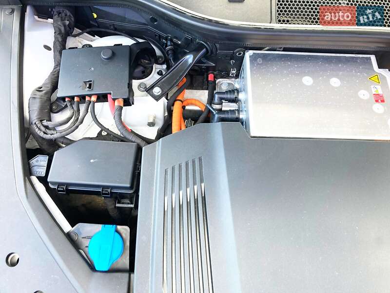 Внедорожник / Кроссовер Audi e-tron 2021 в Киеве