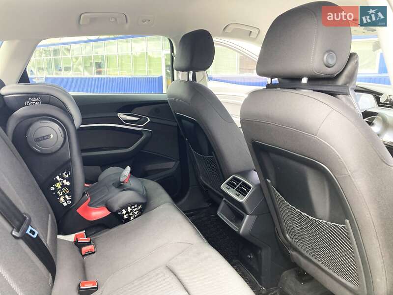 Внедорожник / Кроссовер Audi e-tron 2021 в Киеве