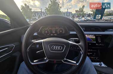 Внедорожник / Кроссовер Audi e-tron 2020 в 