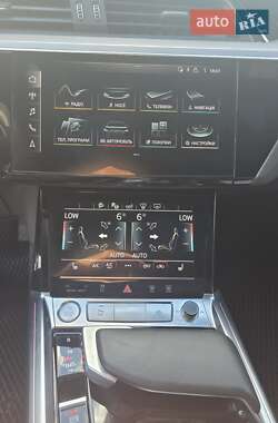 Внедорожник / Кроссовер Audi e-tron 2020 в 