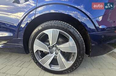 Внедорожник / Кроссовер Audi e-tron 2020 в 