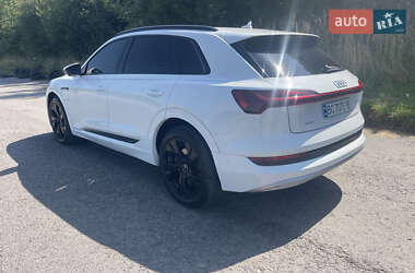 Внедорожник / Кроссовер Audi e-tron 2019 в 