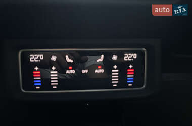 Внедорожник / Кроссовер Audi e-tron 2021 в 