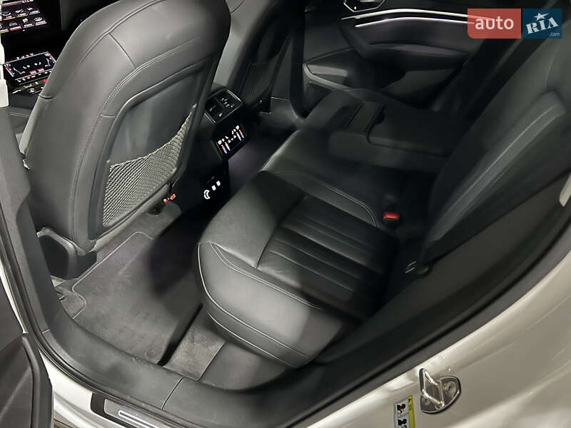 Внедорожник / Кроссовер Audi e-tron 2019 в Львове