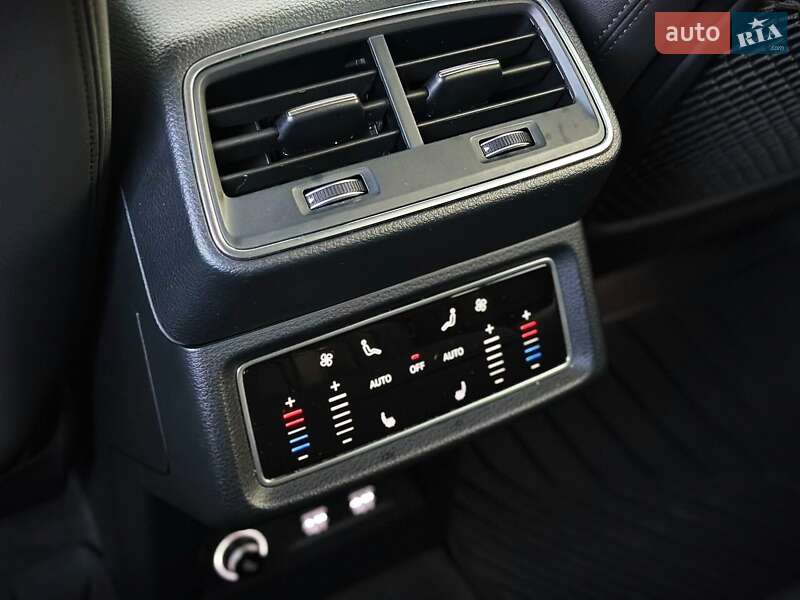 Внедорожник / Кроссовер Audi e-tron 2019 в Киеве