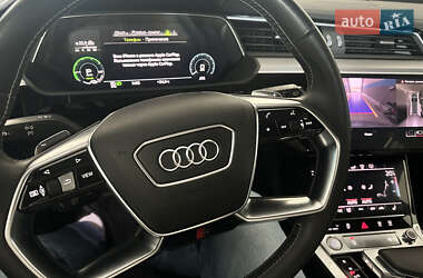 Внедорожник / Кроссовер Audi e-tron 2019 в 