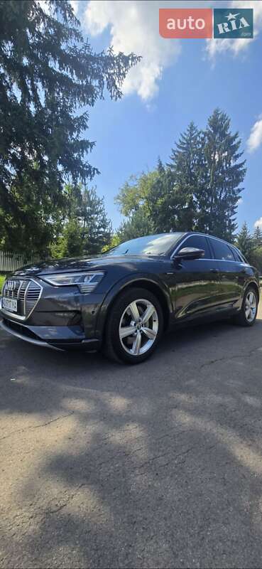Внедорожник / Кроссовер Audi e-tron 2019 в Иршаве