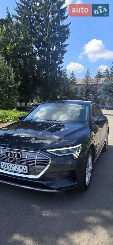 Внедорожник / Кроссовер Audi e-tron 2019 в Иршаве