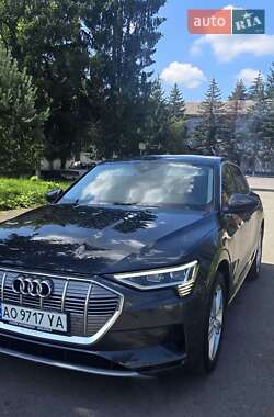 Внедорожник / Кроссовер Audi e-tron 2019 в 