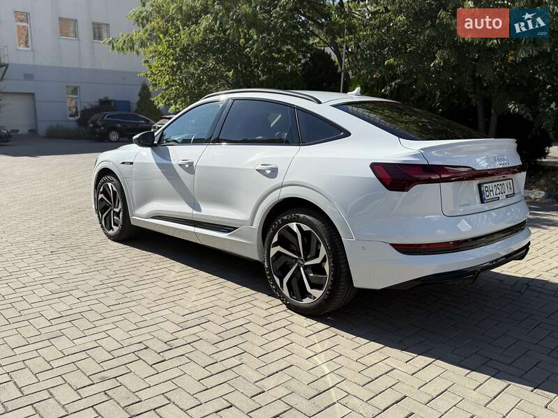 Позашляховик / Кросовер Audi e-tron 2021 в Одесі