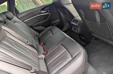 Внедорожник / Кроссовер Audi e-tron 2020 в 