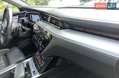 Внедорожник / Кроссовер Audi e-tron 2020 в 