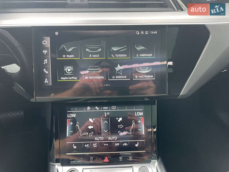 Внедорожник / Кроссовер Audi e-tron 2022 в Ровно