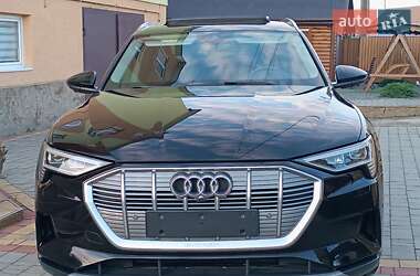 Внедорожник / Кроссовер Audi e-tron 2023 в 