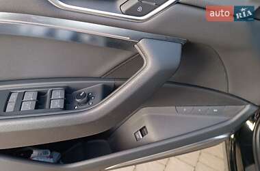 Внедорожник / Кроссовер Audi e-tron 2023 в 