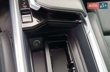 Внедорожник / Кроссовер Audi e-tron 2023 в 