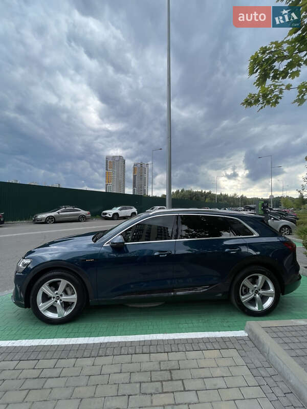 Внедорожник / Кроссовер Audi e-tron 2021 в Киеве
