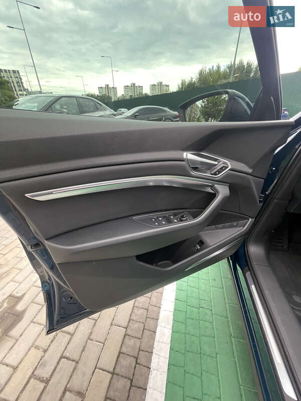 Внедорожник / Кроссовер Audi e-tron 2021 в Киеве