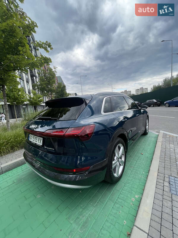 Внедорожник / Кроссовер Audi e-tron 2021 в Киеве