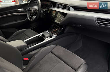 Внедорожник / Кроссовер Audi e-tron 2021 в 