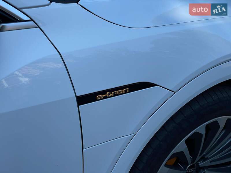 Позашляховик / Кросовер Audi e-tron 2020 в Києві