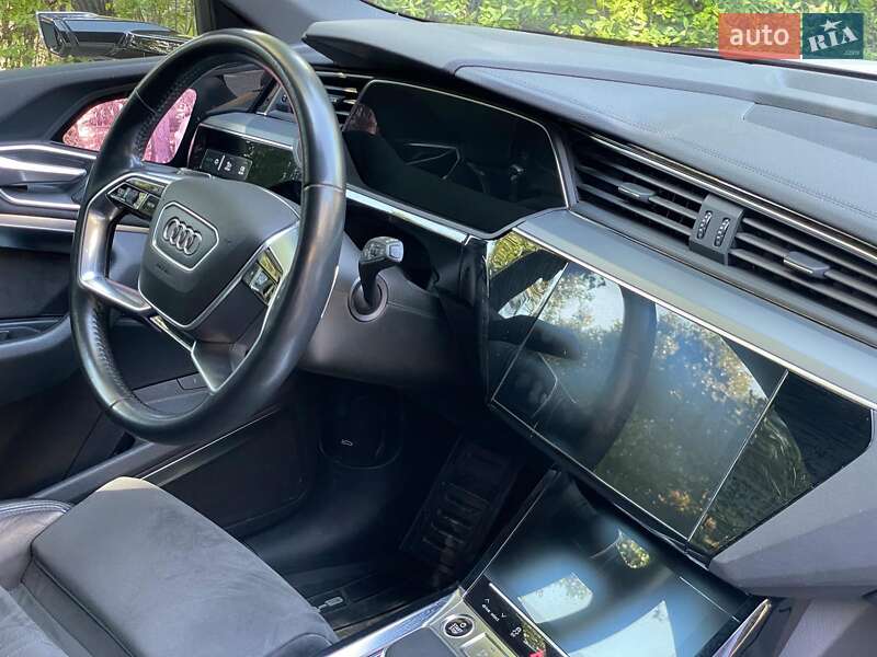 Позашляховик / Кросовер Audi e-tron 2020 в Києві