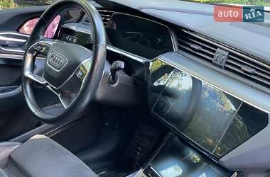 Внедорожник / Кроссовер Audi e-tron 2020 в 