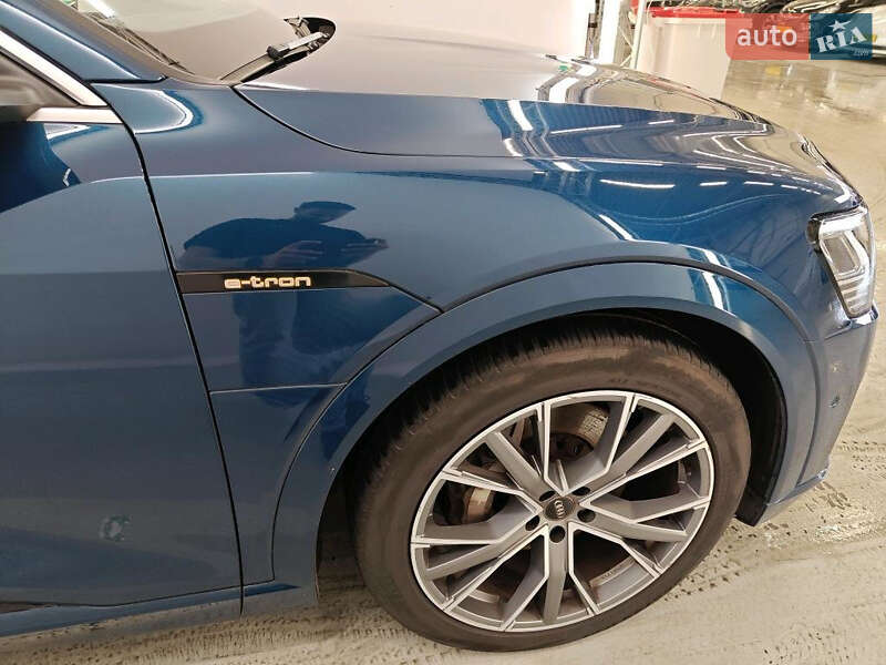 Позашляховик / Кросовер Audi e-tron 2020 в Луцьку