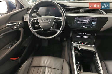 Внедорожник / Кроссовер Audi e-tron 2020 в 
