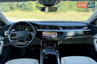 Позашляховик / Кросовер Audi e-tron 2020 в 