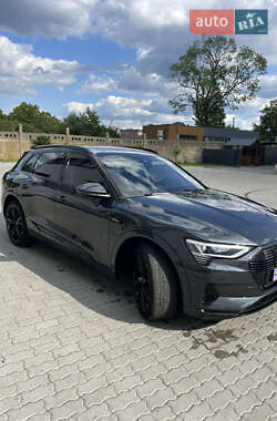 Внедорожник / Кроссовер Audi e-tron 2019 в 