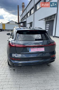 Внедорожник / Кроссовер Audi e-tron 2019 в 