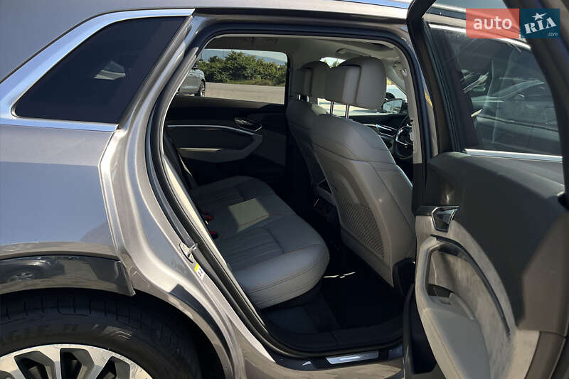 Внедорожник / Кроссовер Audi e-tron 2019 в Мукачево