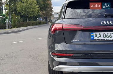 Внедорожник / Кроссовер Audi e-tron 2019 в 