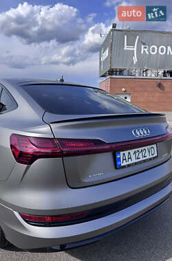 Внедорожник / Кроссовер Audi e-tron 2020 в 