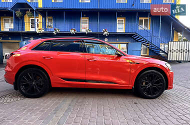 Внедорожник / Кроссовер Audi e-tron 2020 в 