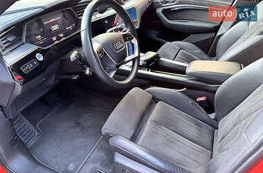 Внедорожник / Кроссовер Audi e-tron 2020 в 