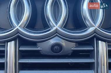 Позашляховик / Кросовер Audi e-tron 2021 в 